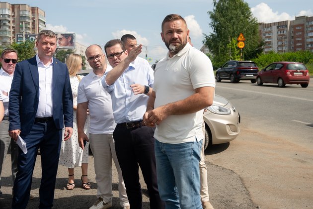 Борис Веснин оценил ход работ по расширению перекрестка Московской и проспекта Строителей