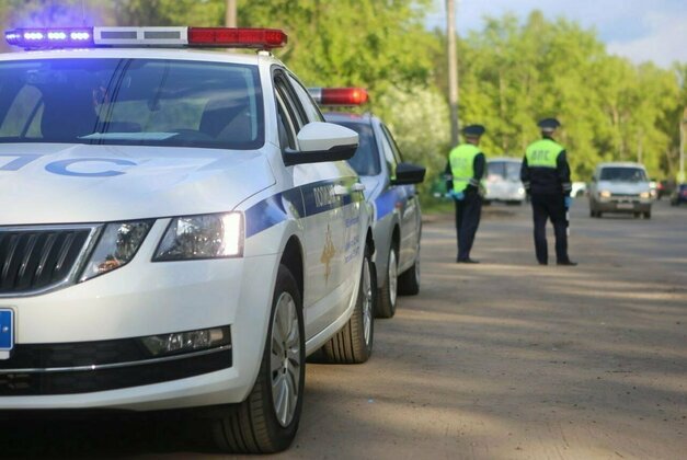 Сотрудники Госавтоинспекции напоминают водителям порядок действий в случае ДТП
