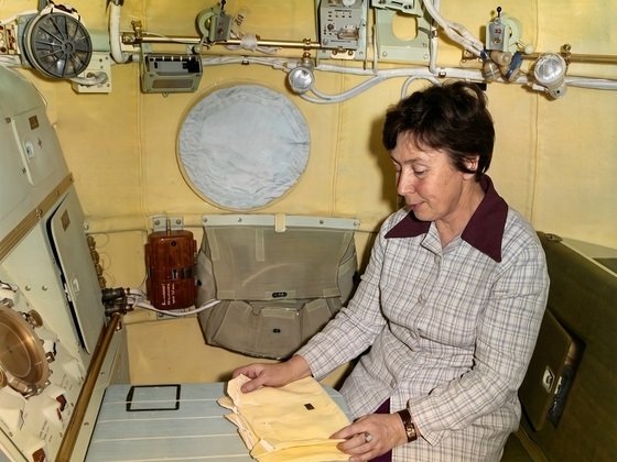 Она проектировала космос, пока другие смотрели в небо: выставка Галины Балашовой открывается в Кирове